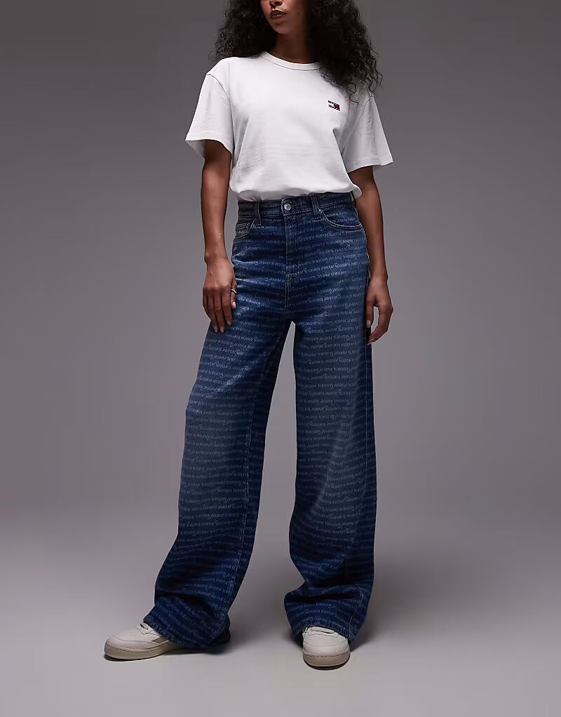

Широкие джинсы Tommy Jeans Claire с повторяющимся логотипом темного цвета