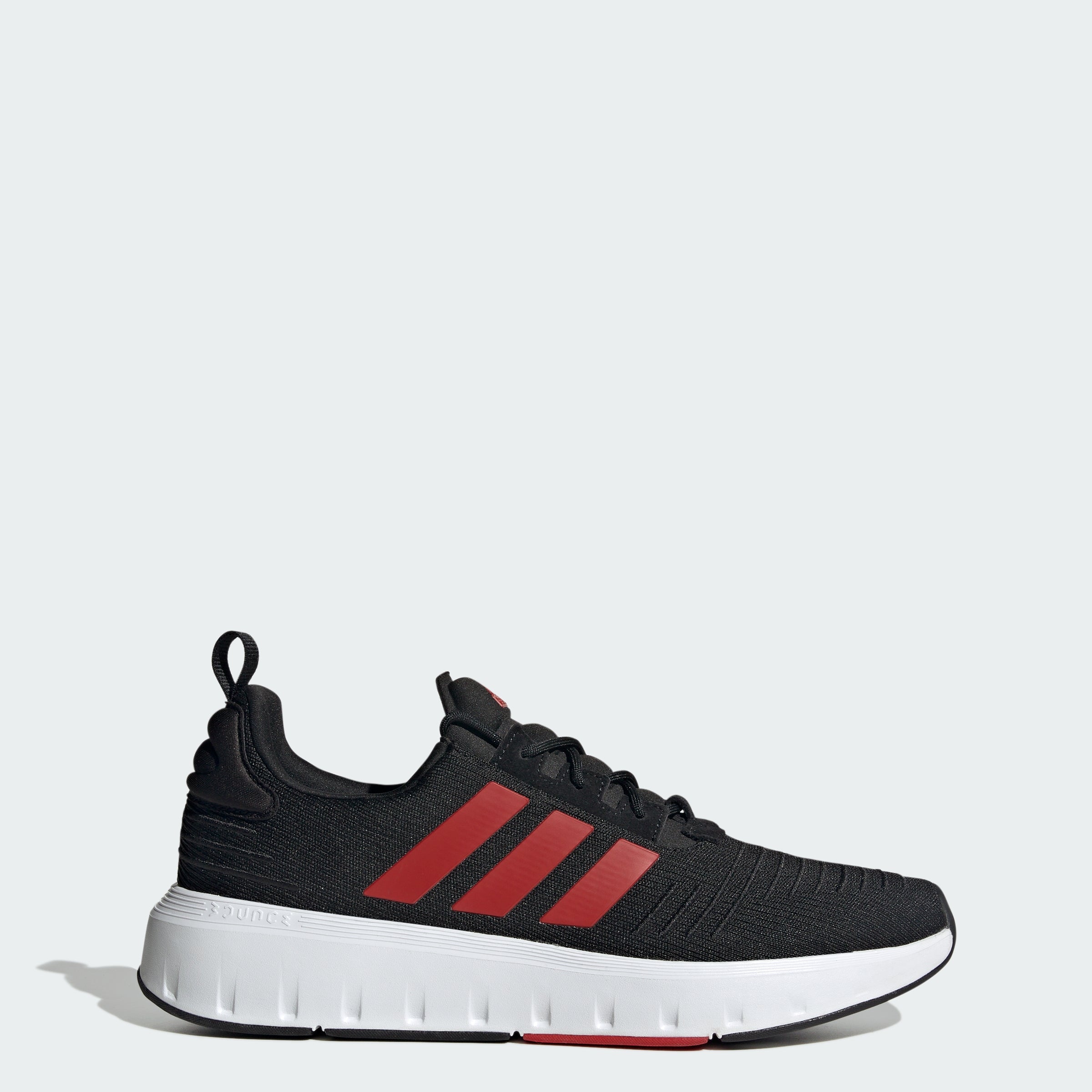 

Мужские кроссовки adidas Swift Run, цвет core black / better scarlet / cloud whit