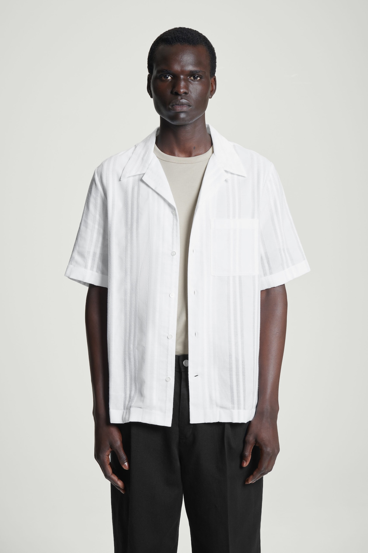 

Жаккардовая рубашка с коротким рукавом – relaxed fit COS, белый