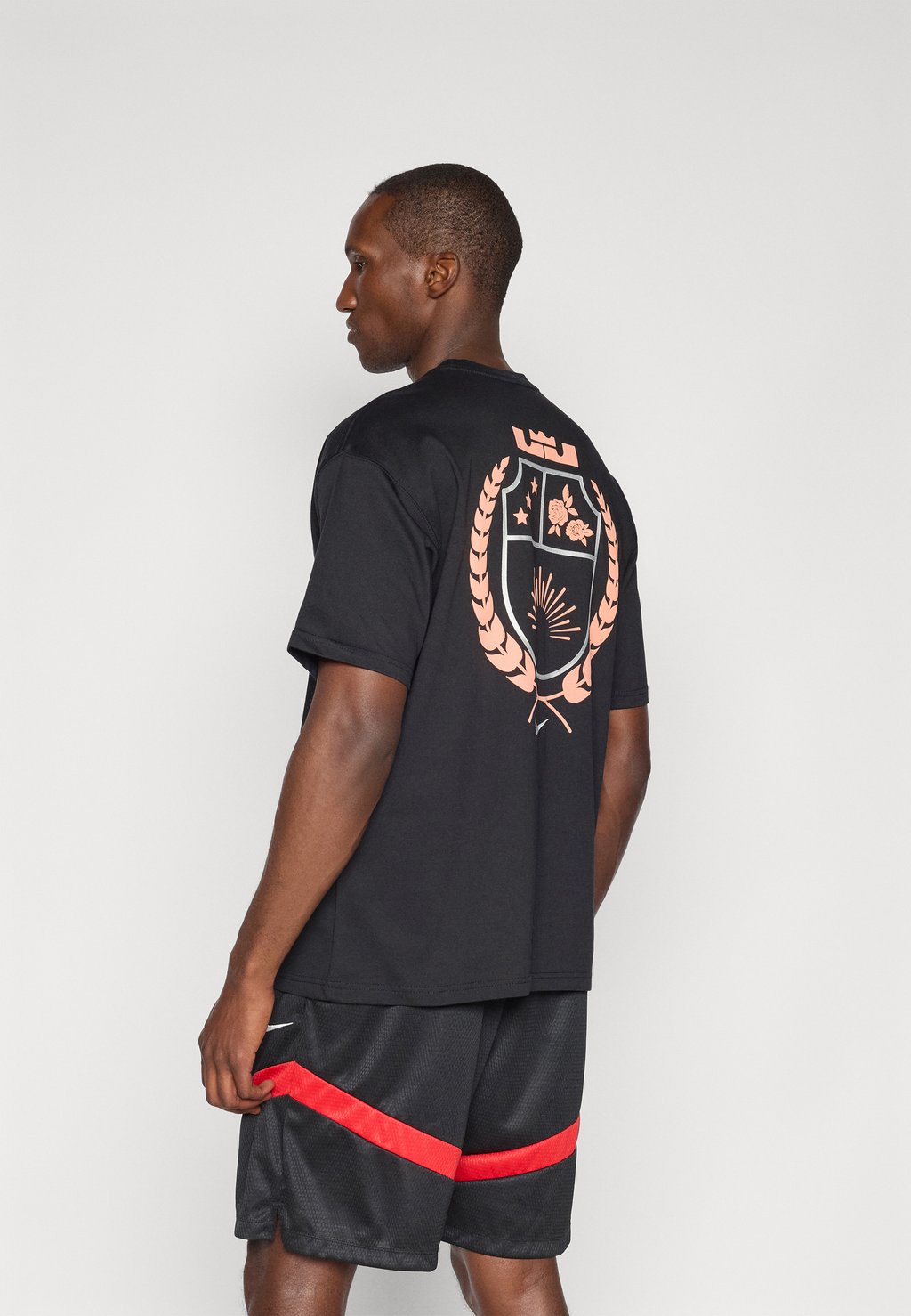 

Футболка с принтом LEBRON JAMES TEE Nike Performance, черный