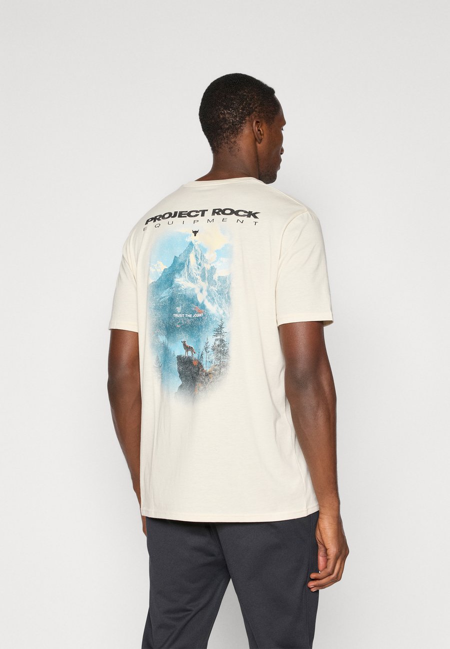 

Футболка Under Armour Print T-shirt, Stone/Black/Stone, Черный, Футболка Under Armour Print T-shirt, Stone/Black/Stone