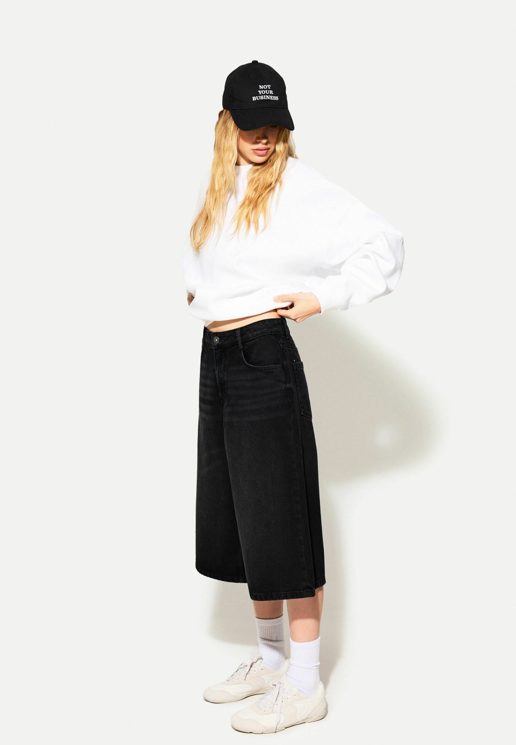 

Джинсовые шорты Bershka, черный