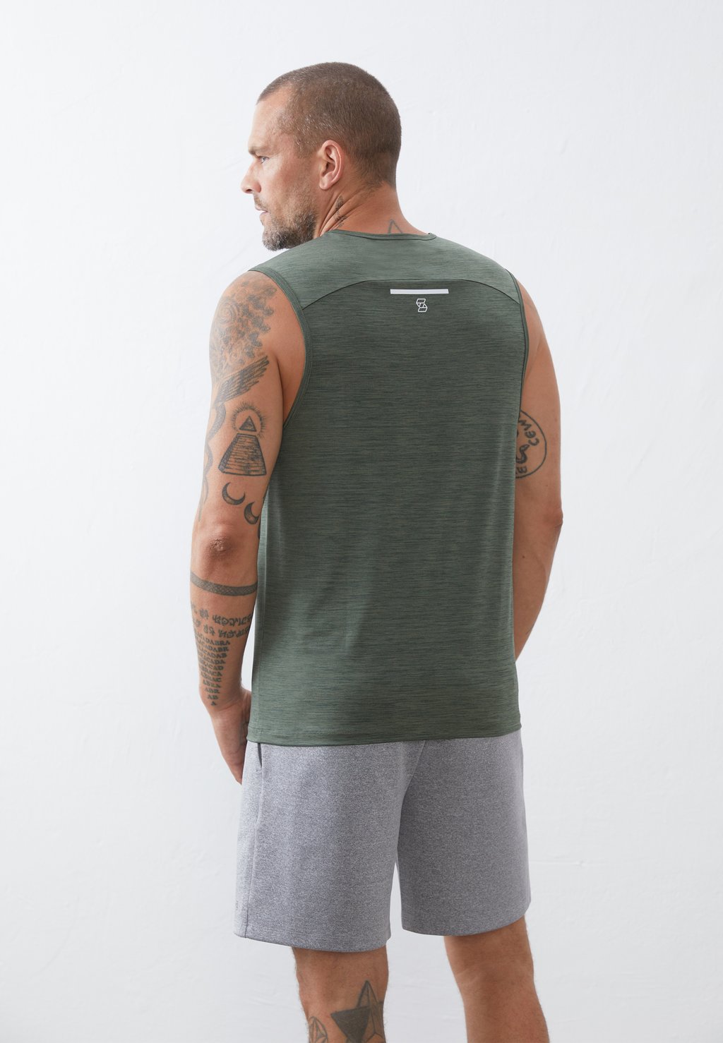 

Топ Pier One Sport, зеленый