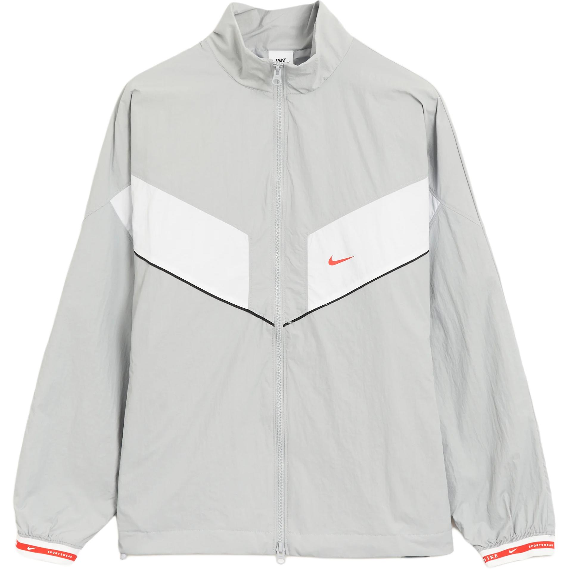 

Nike Куртка мужская серая со стойкой умеренная Others