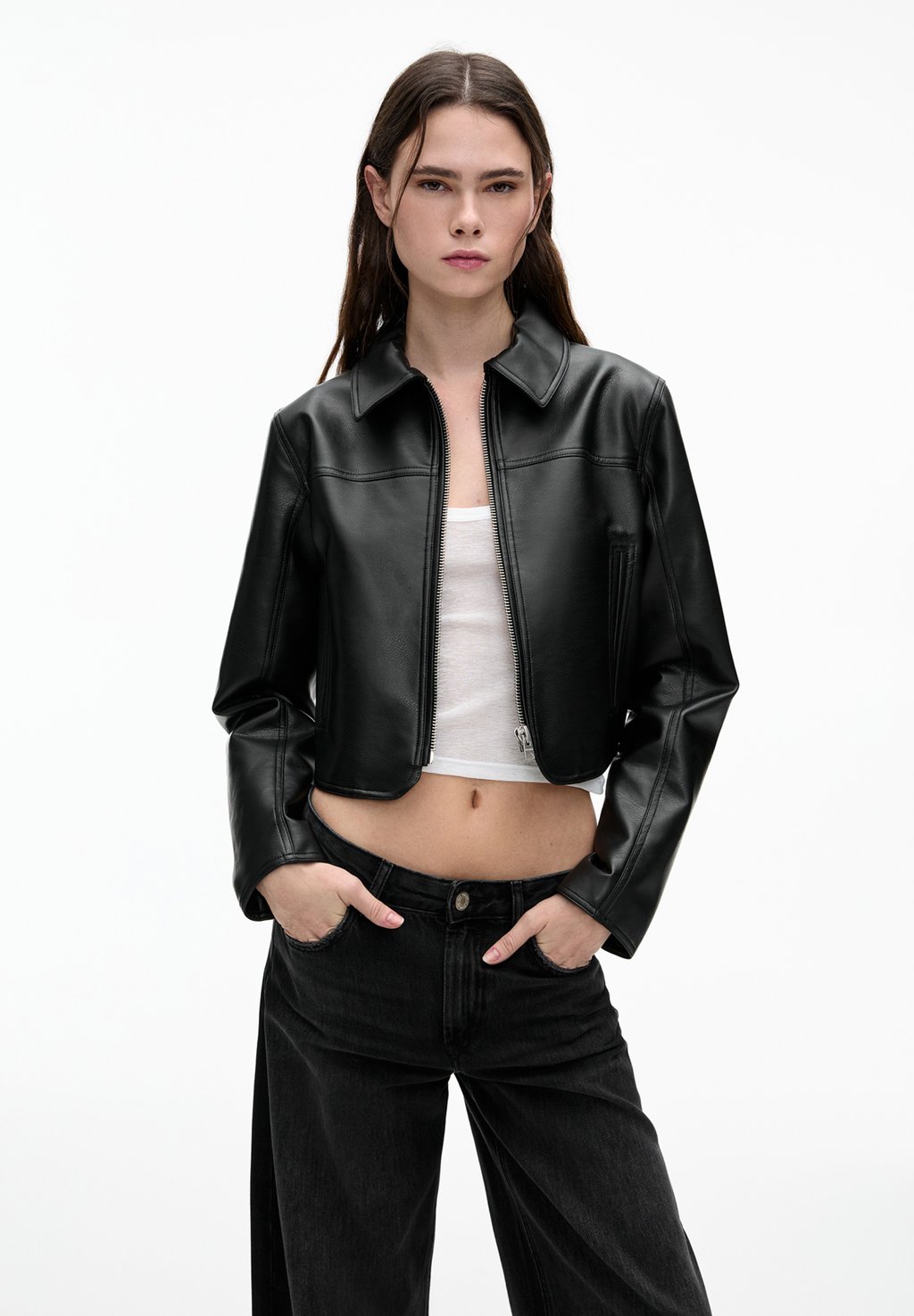 

Куртка из искусственной кожи CROPPED PULL&BEAR, черный