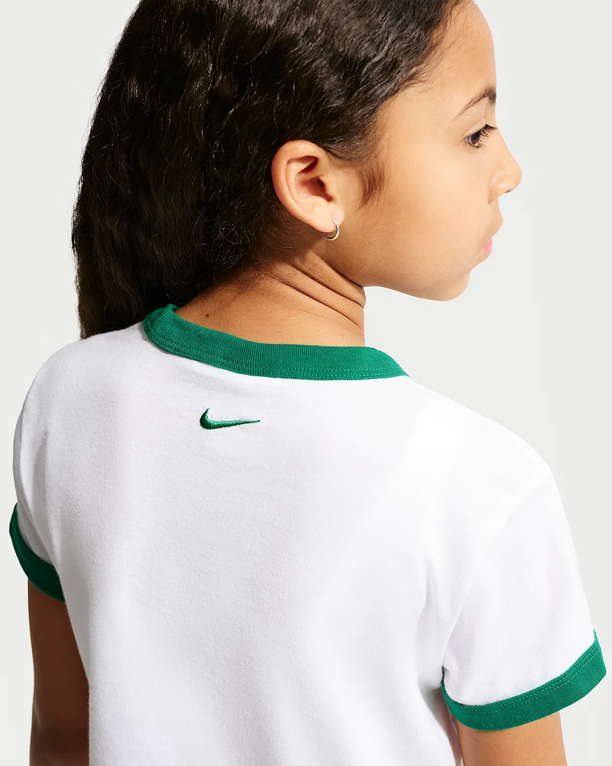 Детская укороченная футболка Nike Sportswear, White/Malachite — фото 2