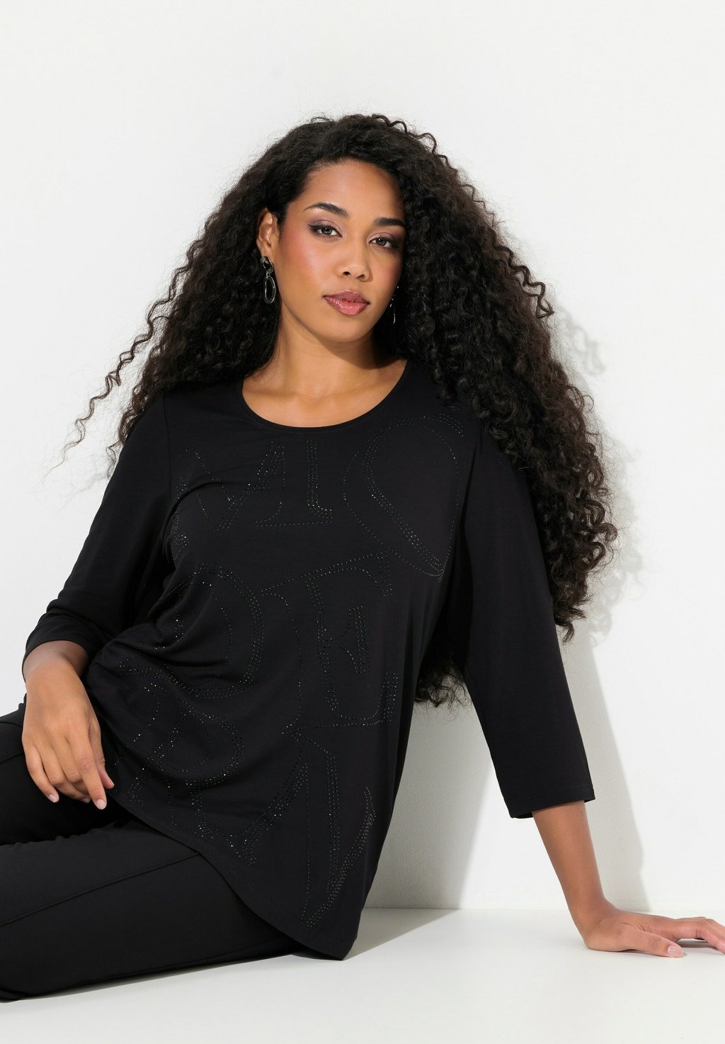 

Топ с длинными рукавами RHINESTONE LETTERING 3/4 SLEEVE TEE Ulla Popken, черный