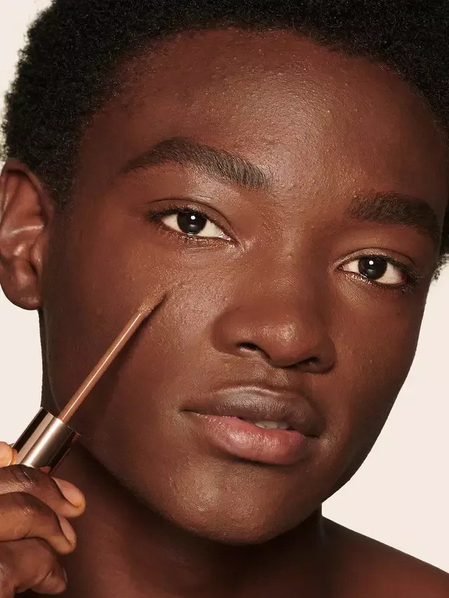 Консилер для сияющей кожи Beautiful Skin Charlotte Tilbury, 17 Deep — фото 2