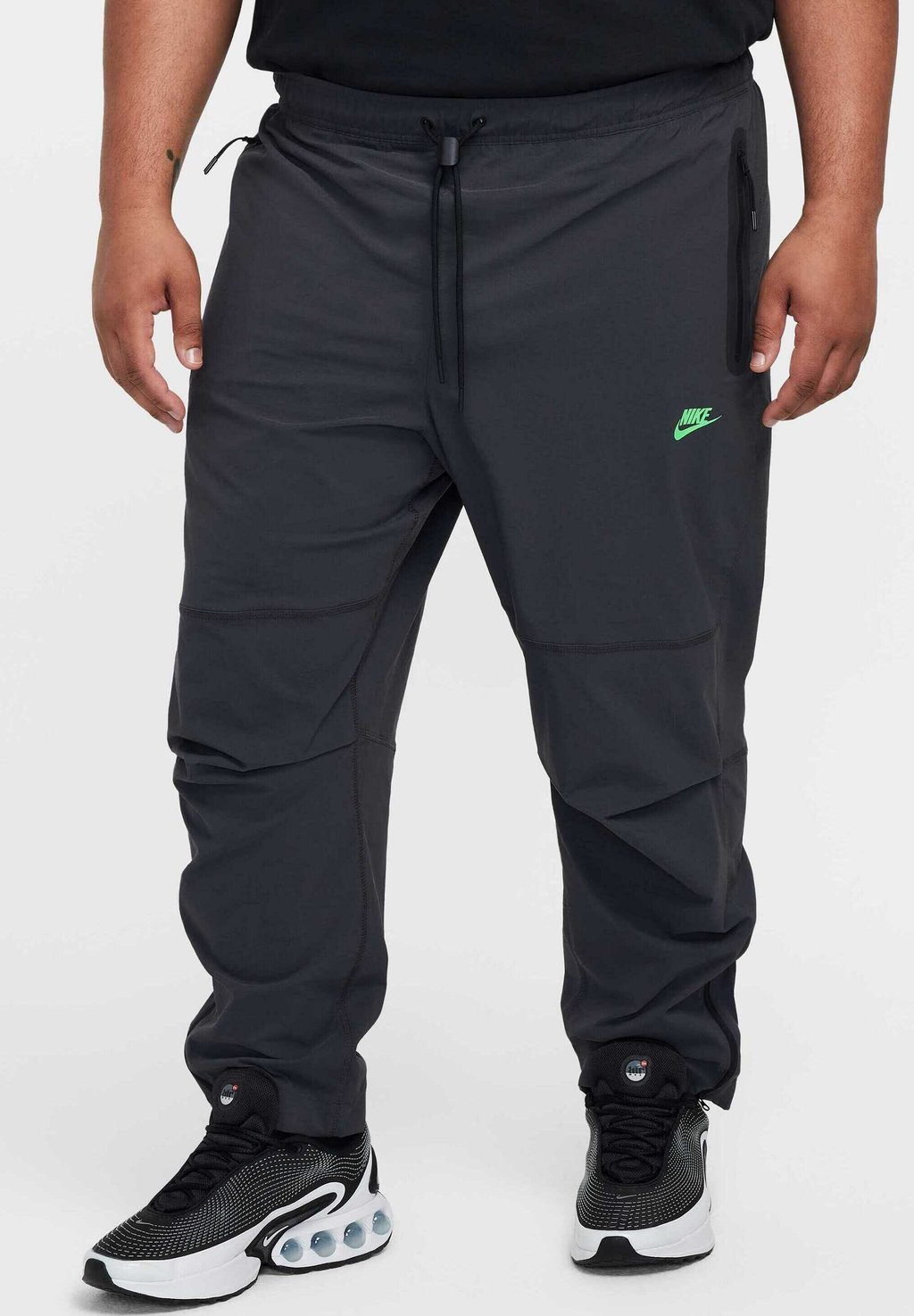 

Спортивные штаны Nike Sportswear, антрацит