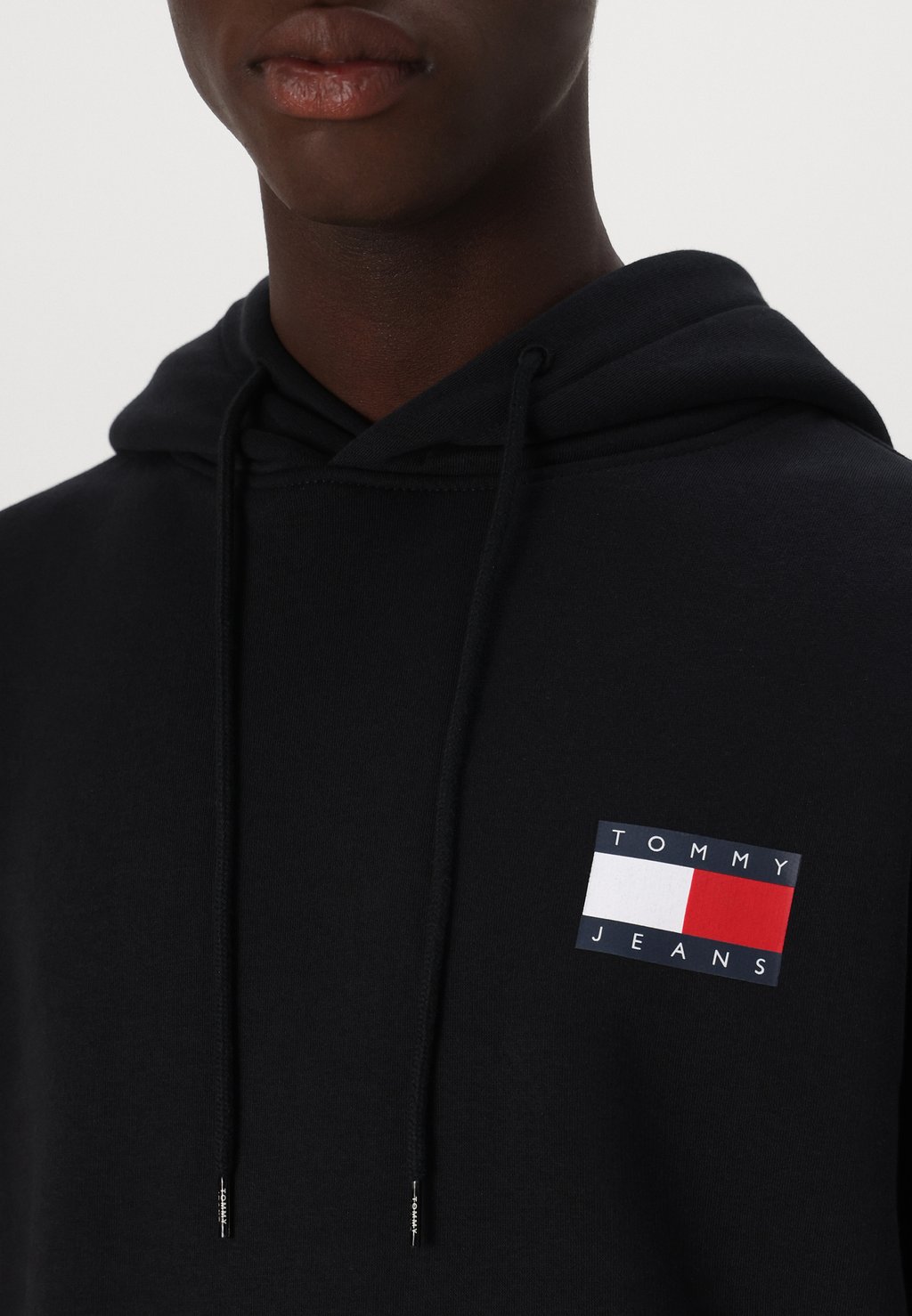 

Толстовка ESSENTIAL FLAG HOOD Tommy Jeans, черный