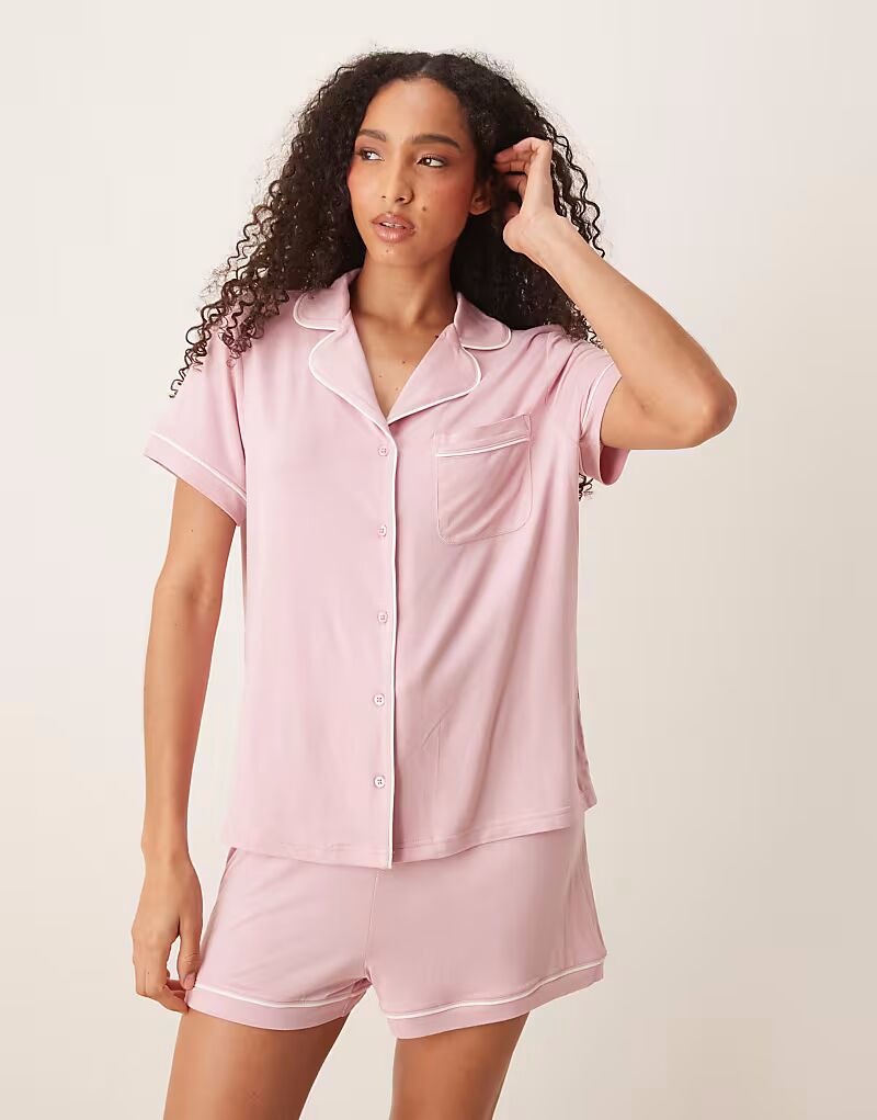 

Супермягкая рубашка с короткими рукавами и короткая пижама от ASOS DESIGN в пыльно-розовом цвете