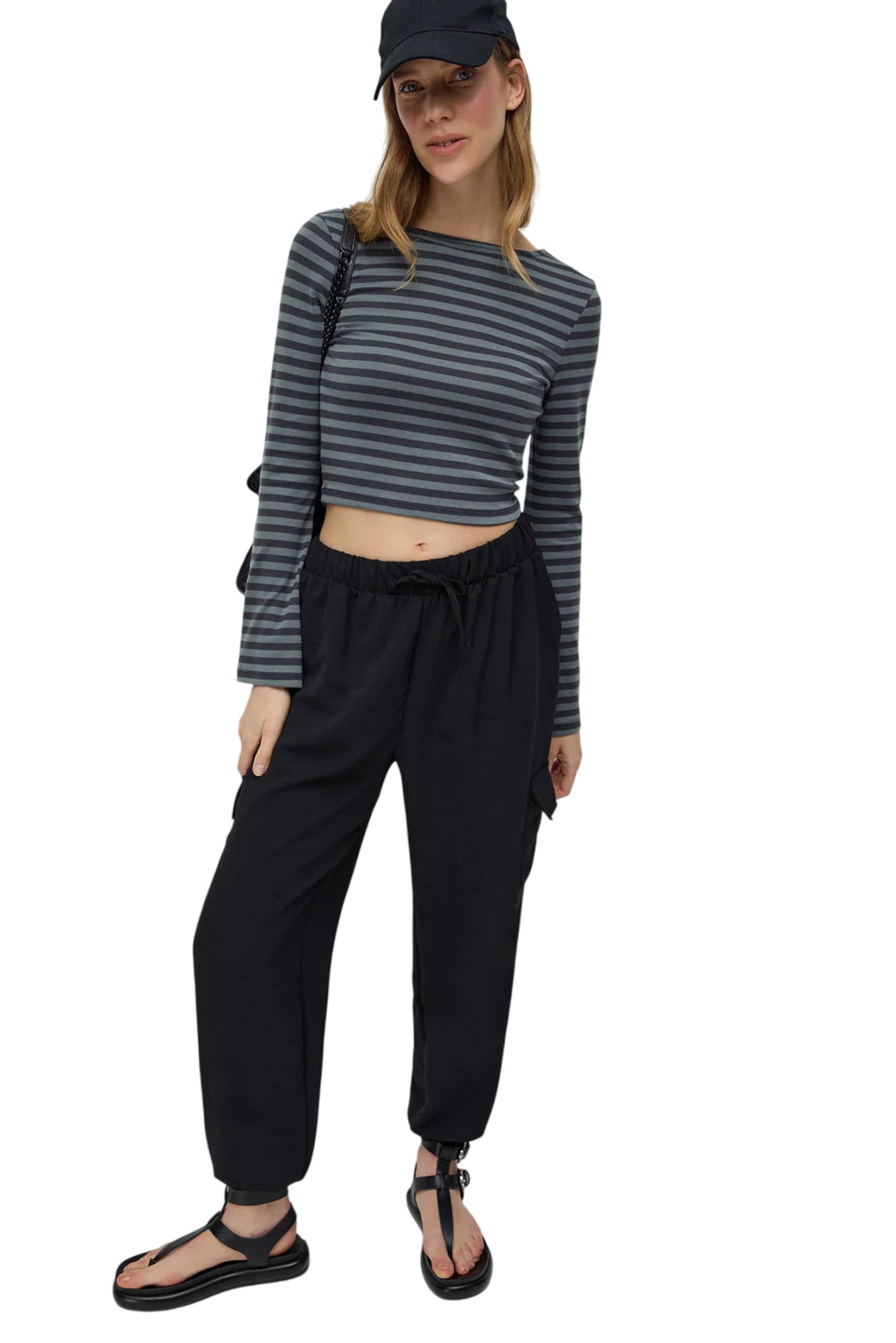 

No Matter What Лонгслив в сером и черном цвете