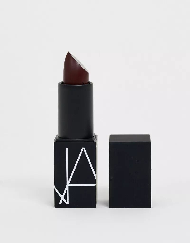 

NARS – атласная помада насыщенного красного цвета