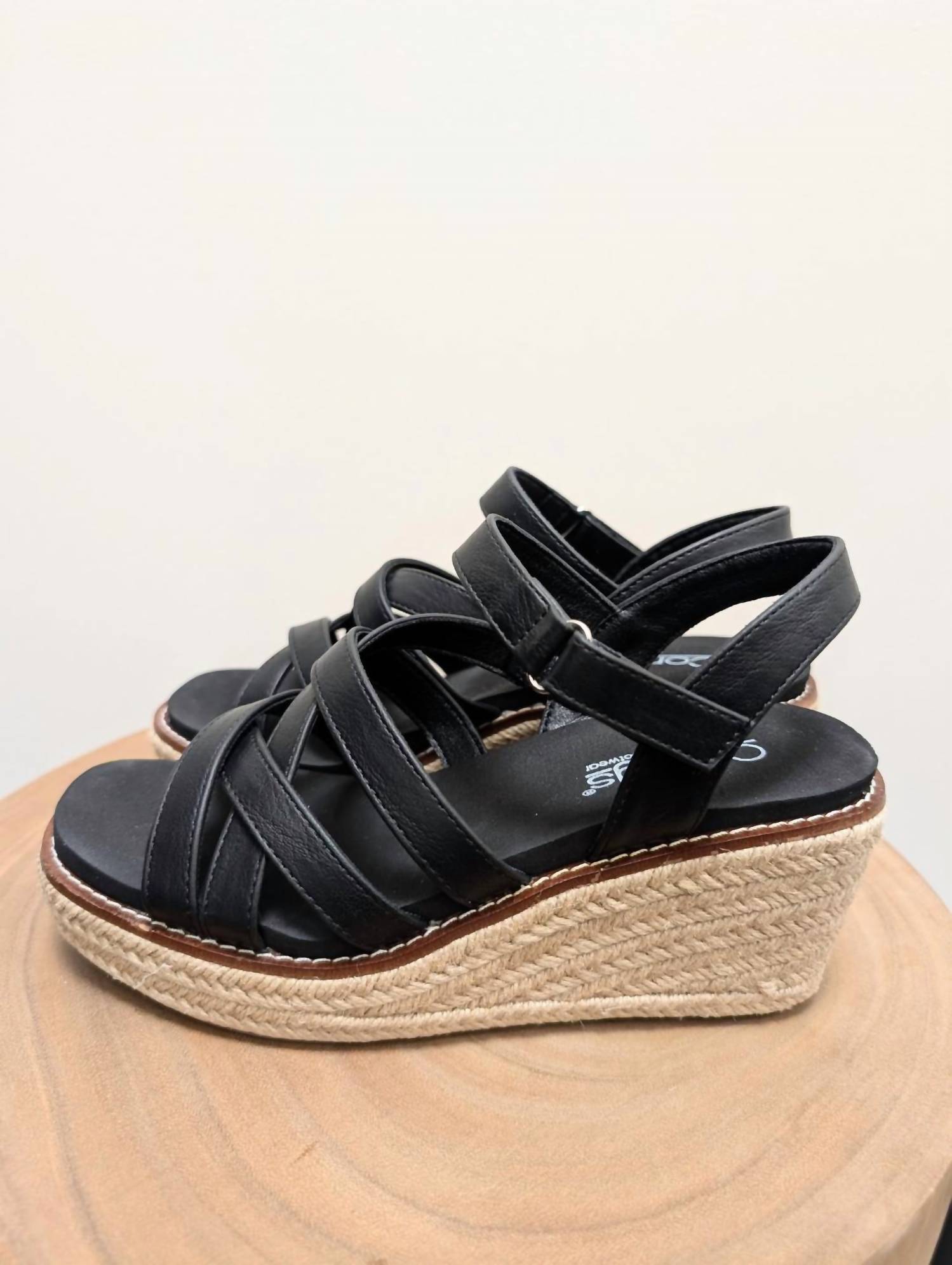 Женские босоножки на танкетке All Nighter в черном цвете Corkys Footwear — фото 2