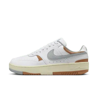

Кроссовки Nike Gamma Force, цвет White/Flax/Coconut Milk/Light Pumice