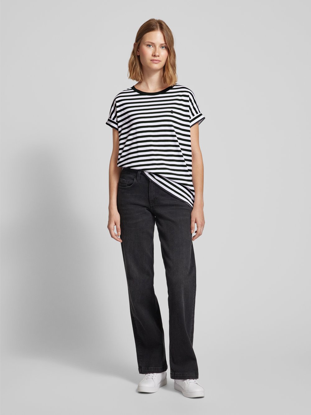 

Футболка с вышитым логотипом, модель «IDAARA» Armedangels, кремовый