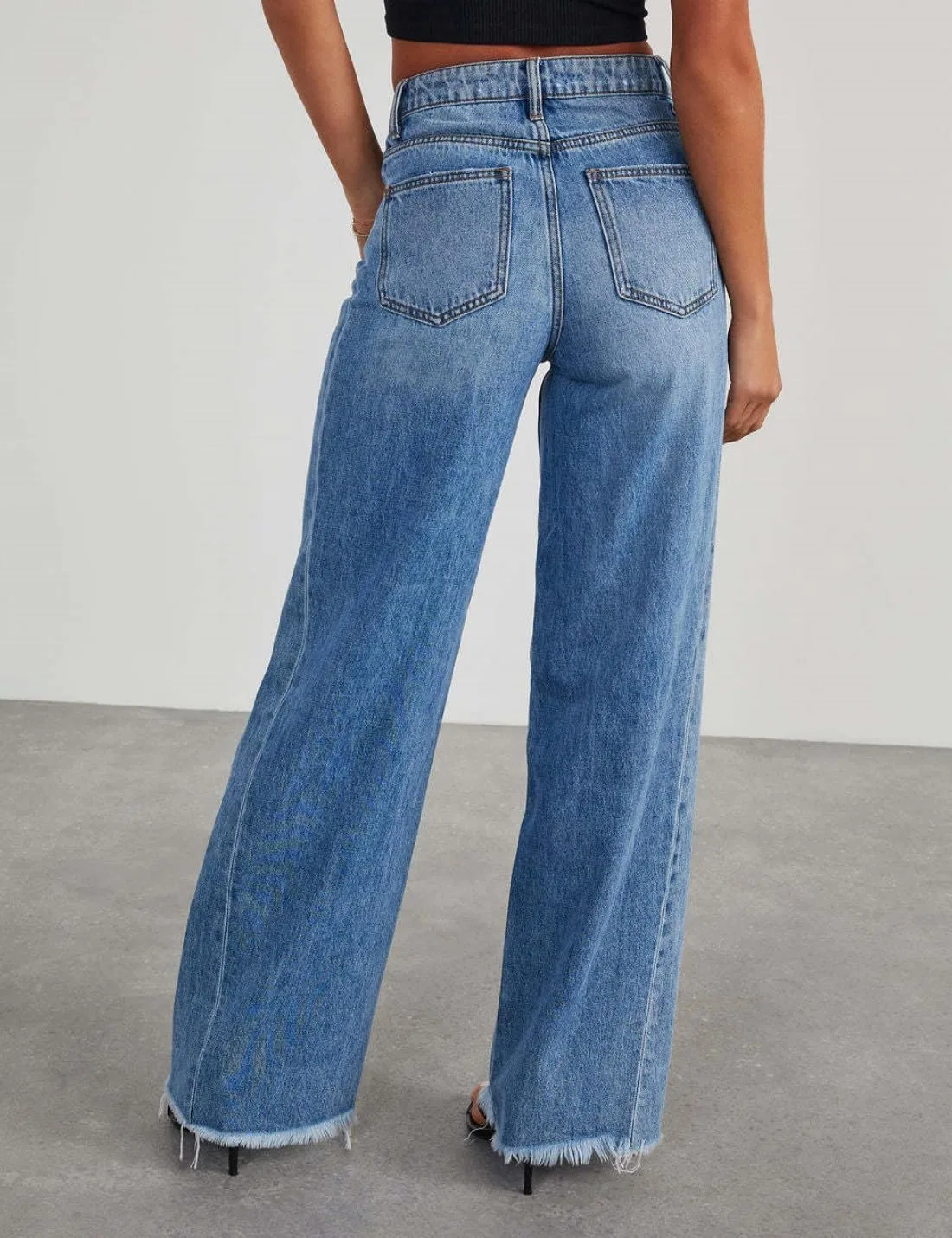 Джинсы свободные Women's Wide Leg Raw Hem Jeans, Blue — фото 4