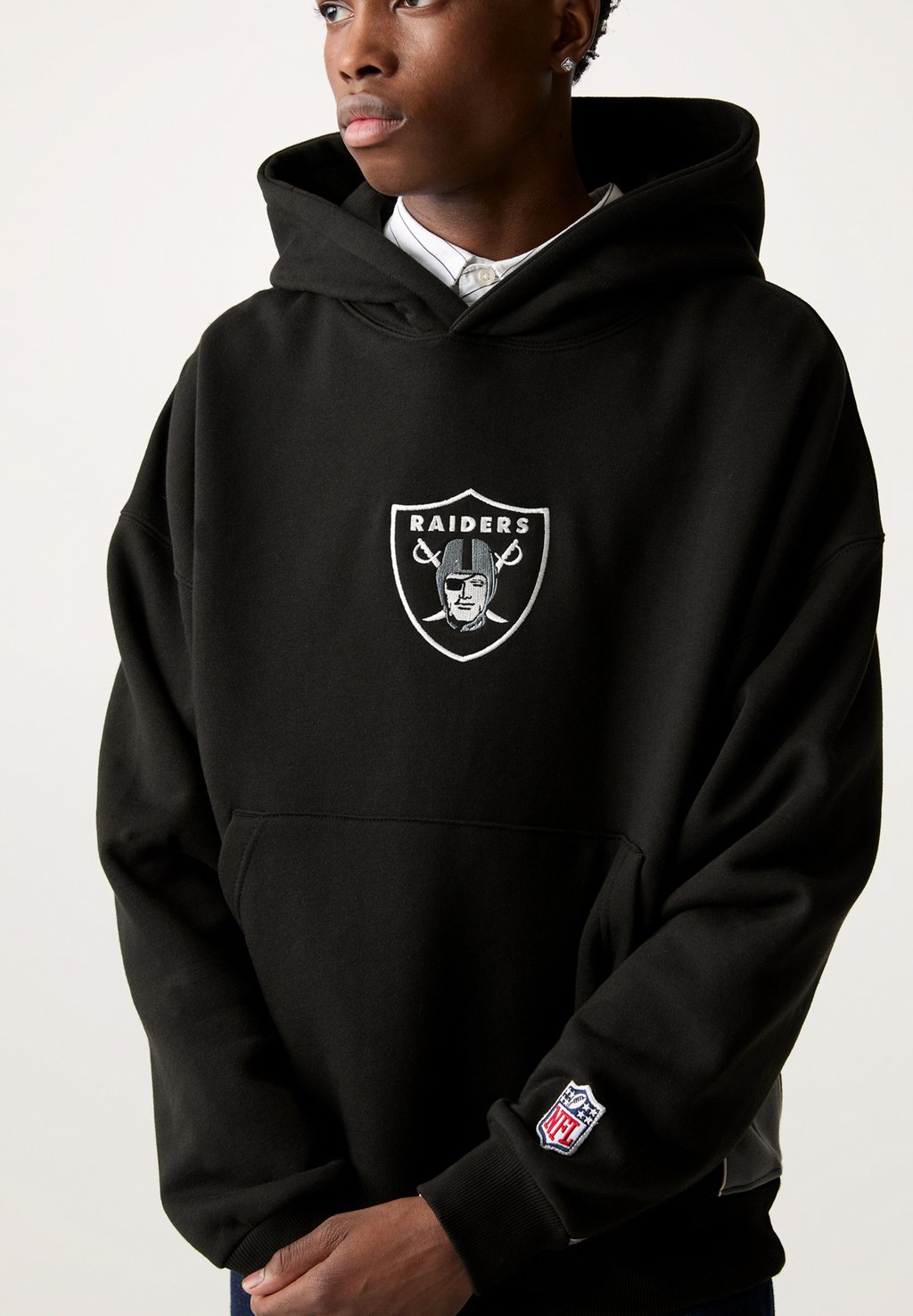

Толстовка NFL RAIDERS PULL&BEAR, черный
