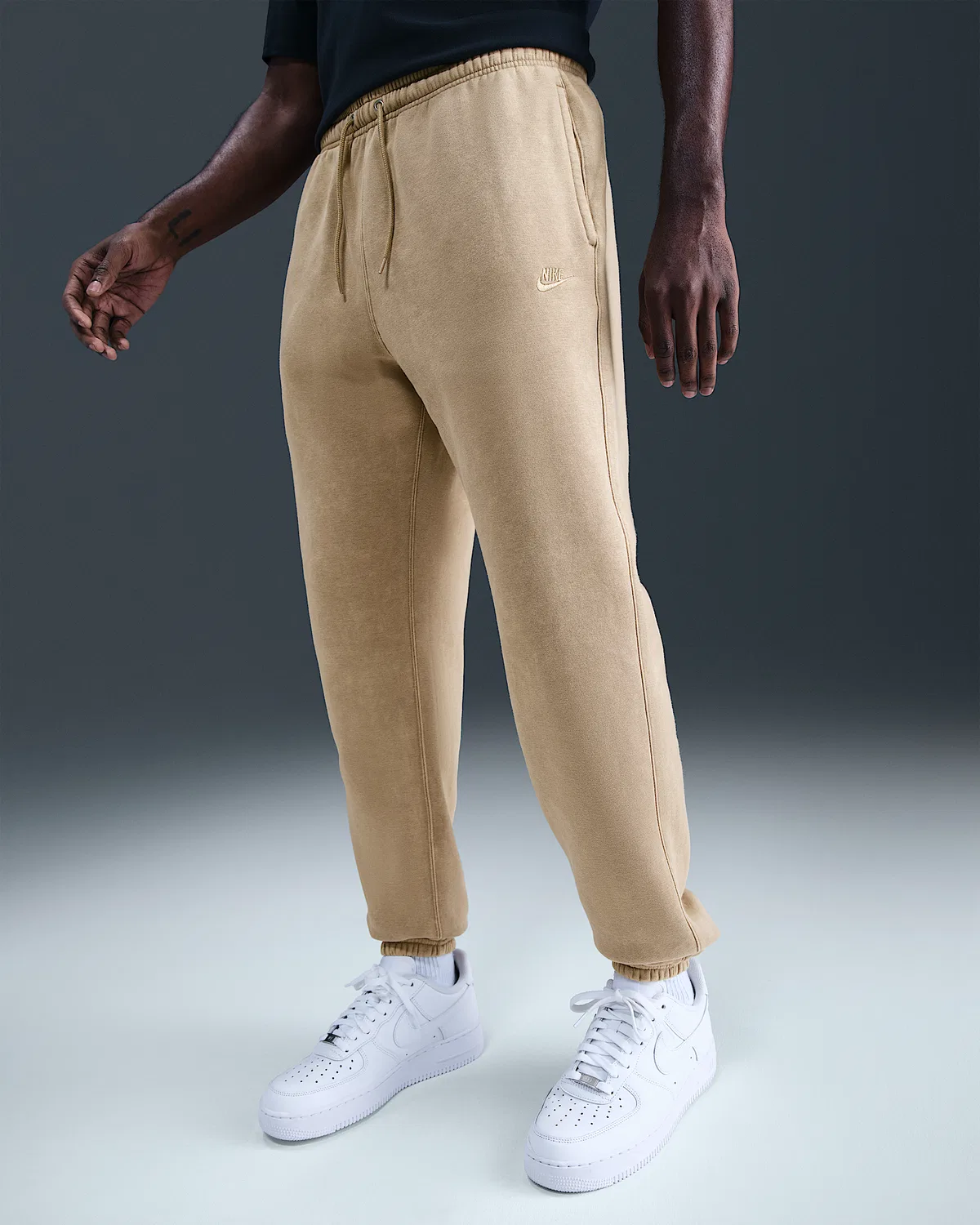 Мужские флисовые штаны Nike Sportswear Club с манжетами, Parachute Beige/Parachute Beige — фото 2