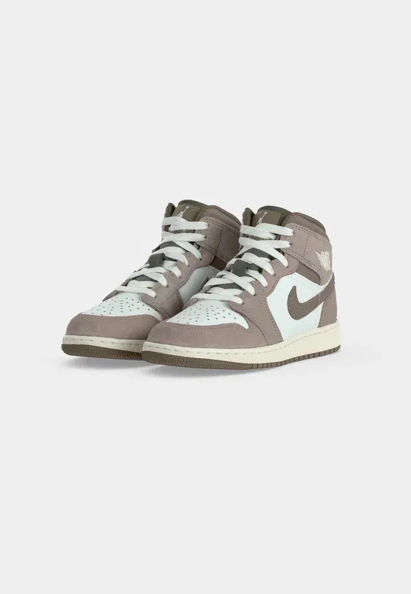Кроссовки высокие Air 1 Mid High Top Jordan, enigma stone/olive grey/summit white, загадочный камень/оливково-серый/вершинно-белый — фото 3