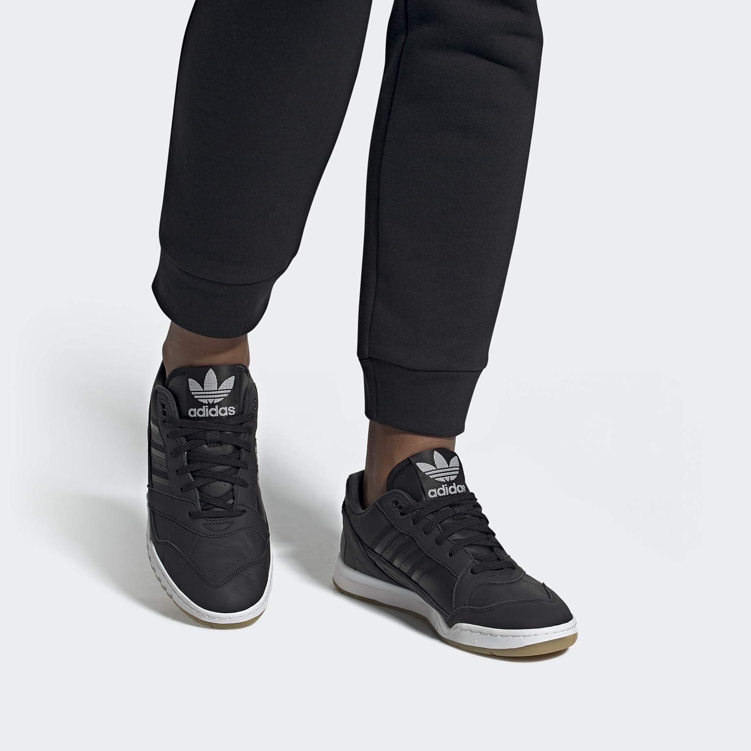 Мужские кроссовки adidas A.R. Trainer, белый/черный — фото 3