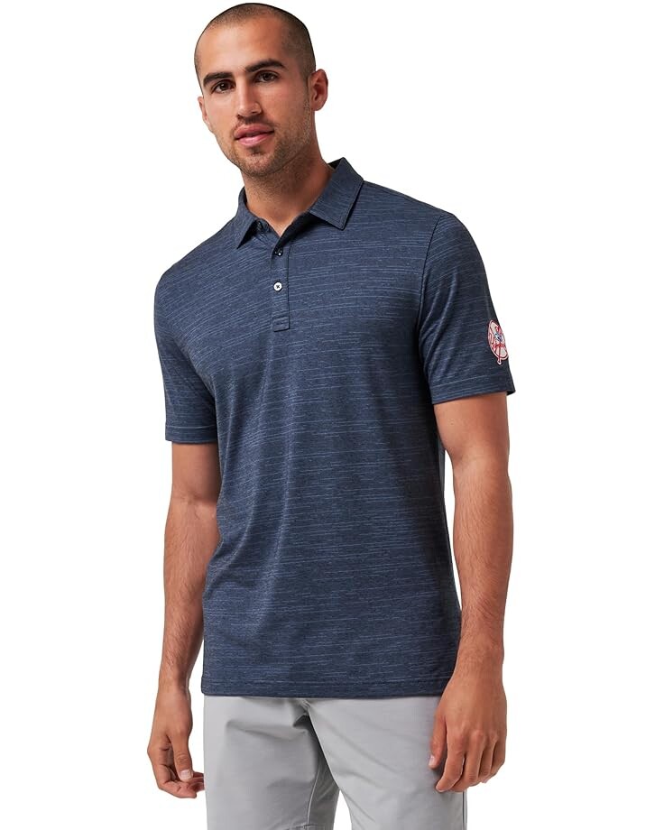 

Поло TravisMathew New York Yankees The Heater Polo, цвет Vintage Indigo/Black