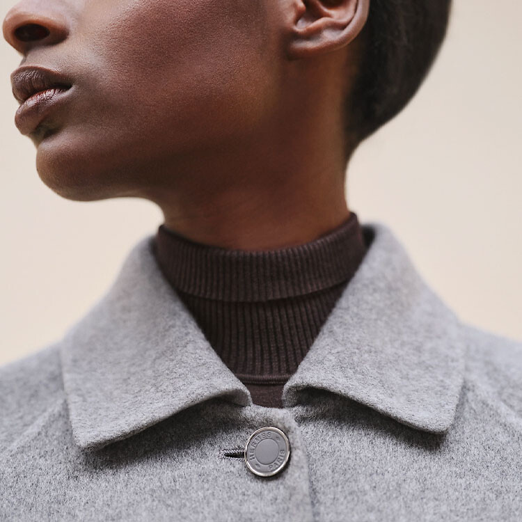

Куртка женская Hermes, серый