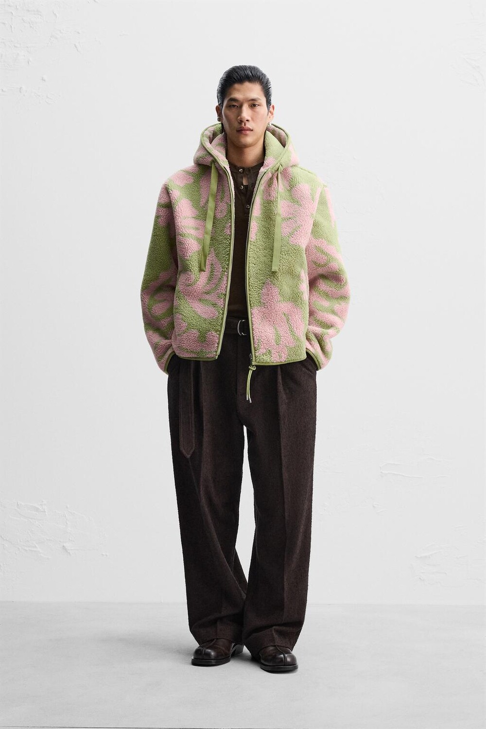 

Жаккардовая куртка из искусственной овчины x nanushka ZARA, розовый