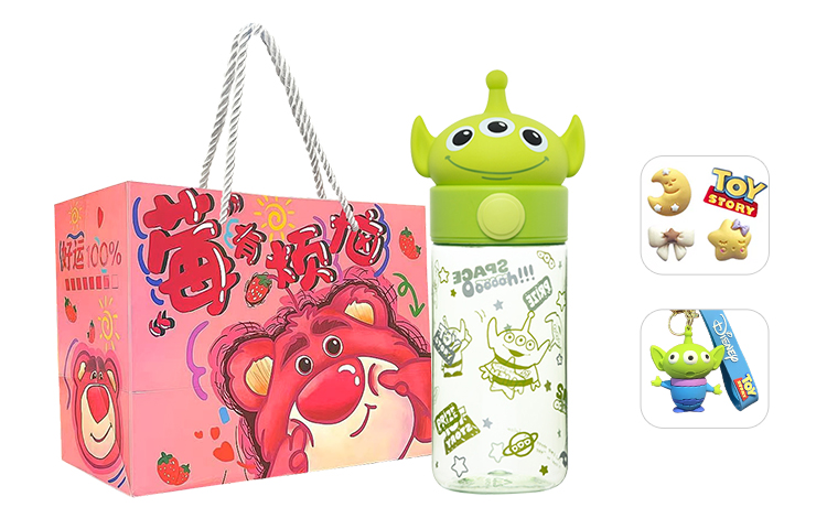 

Пластиковые стаканы для воды Disney, Three-Eyed Water Cup + Doll Pendant + 3D Sticker *4 + Berry Has Trouble Gift Bag