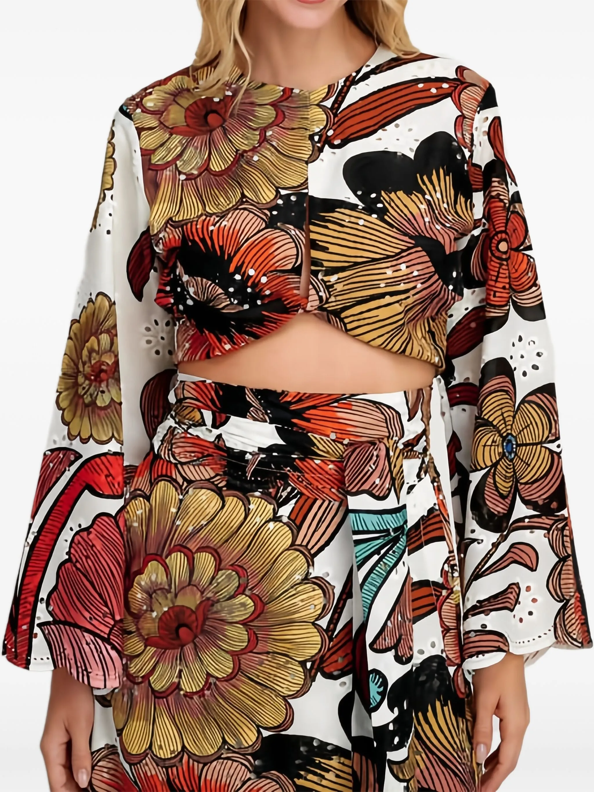 

Укороченный топ с длинными рукавами и английской вышивкой Pearl & Caviar, белый