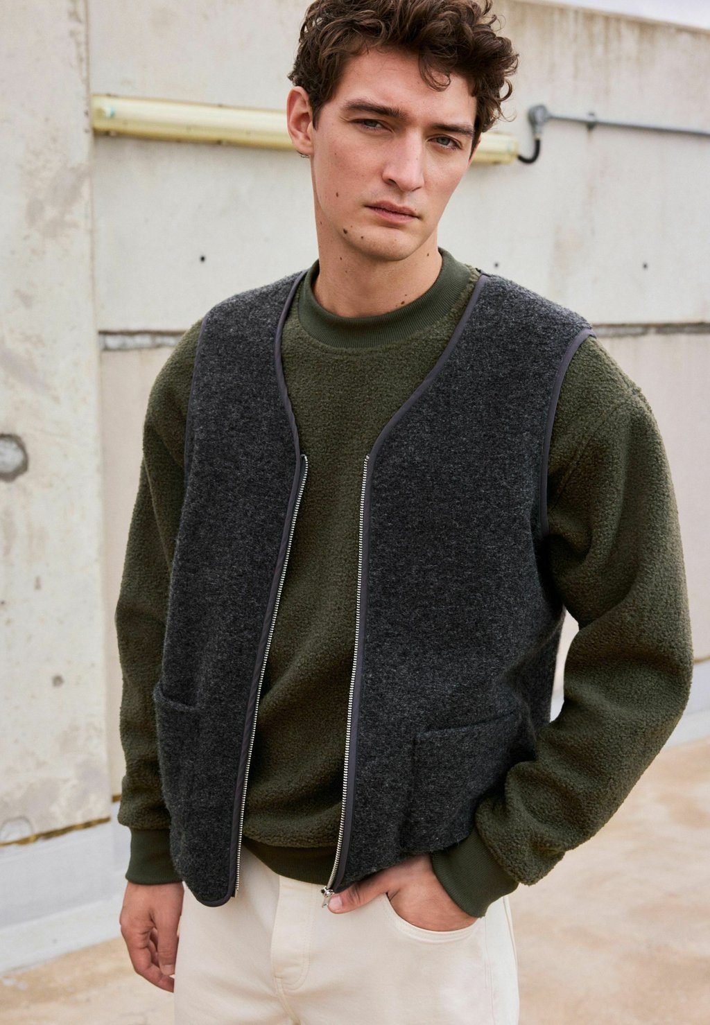 

Жилет REGULAR FIT Next, серый