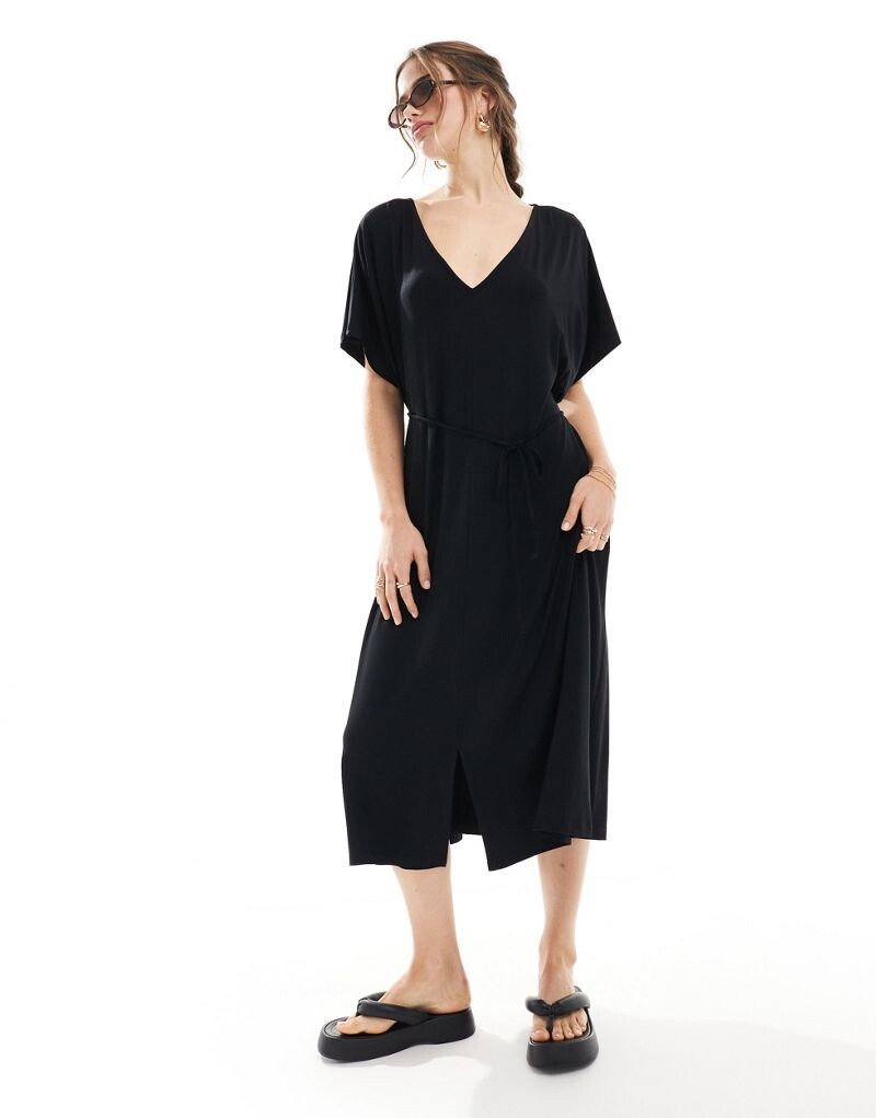 

Черное чайное платье миди с запахом ASOS DESIGN