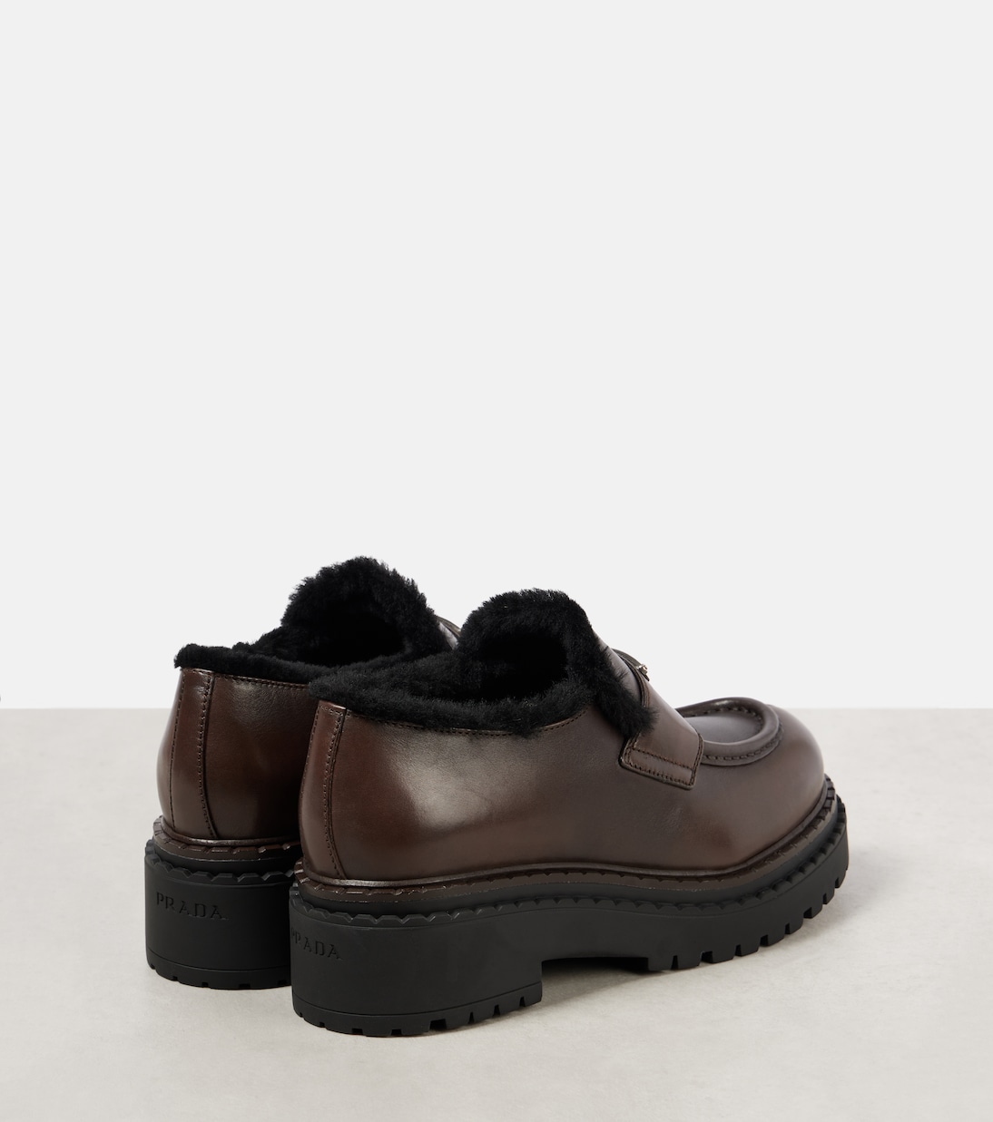 Лоферы из замши с подкладкой из овчины Prada, Moro — фото 2