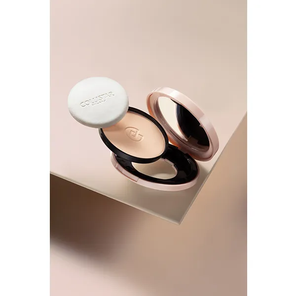 Компактная пудра с матовым финишем Impeccable Polvos Compactos Collistar, цвет natural — фото 3