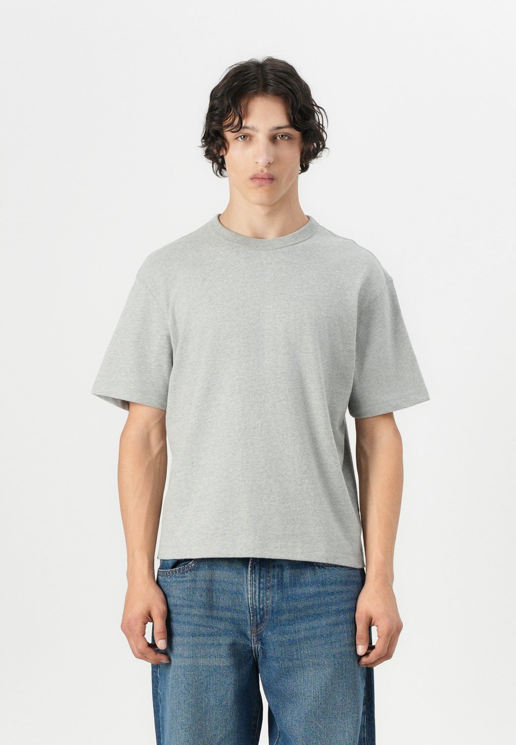 

Базовая футболка SOFT CROPPED GAP, серый
