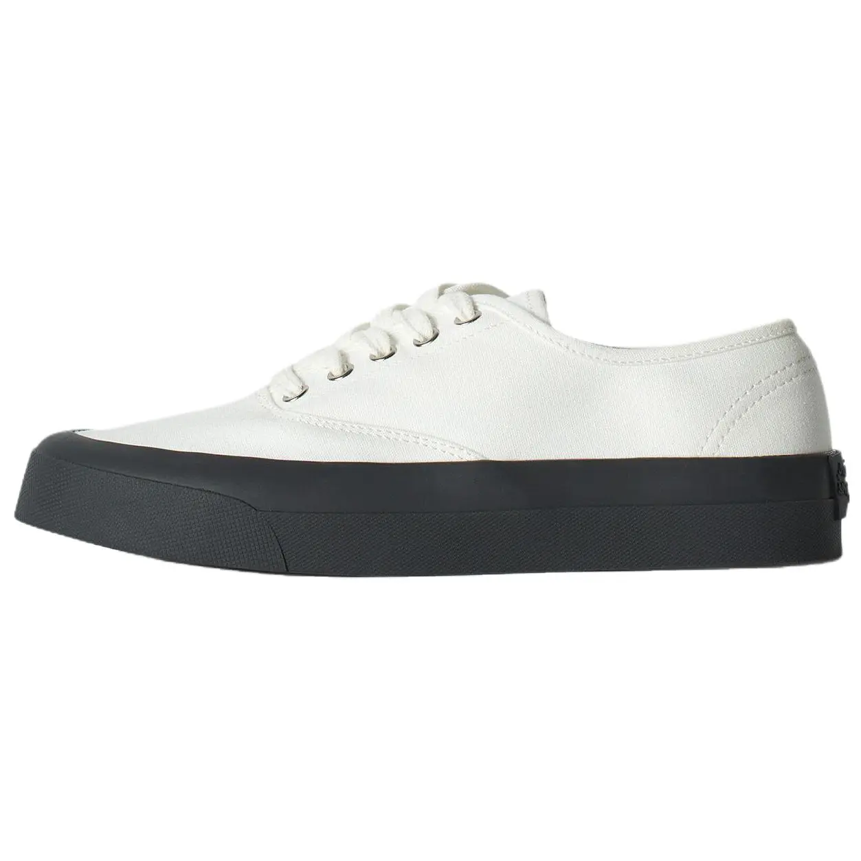 

Maison Kitsune Низкие парусиновые туфли мужские белые