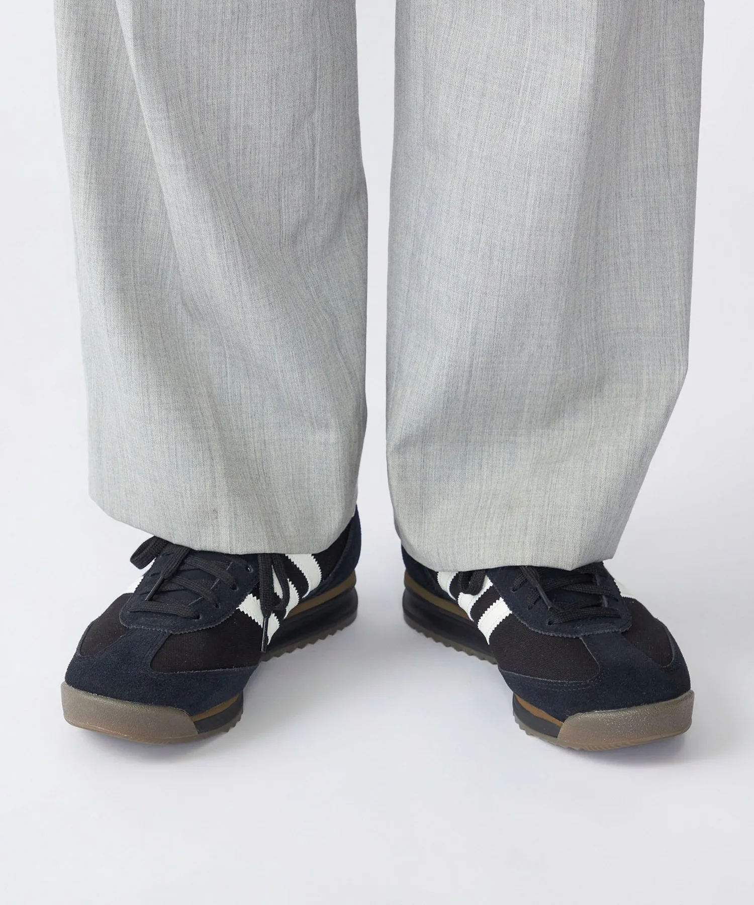 Мужские кроссовки из замши adidas Originals SL 72 RS черные — фото 2