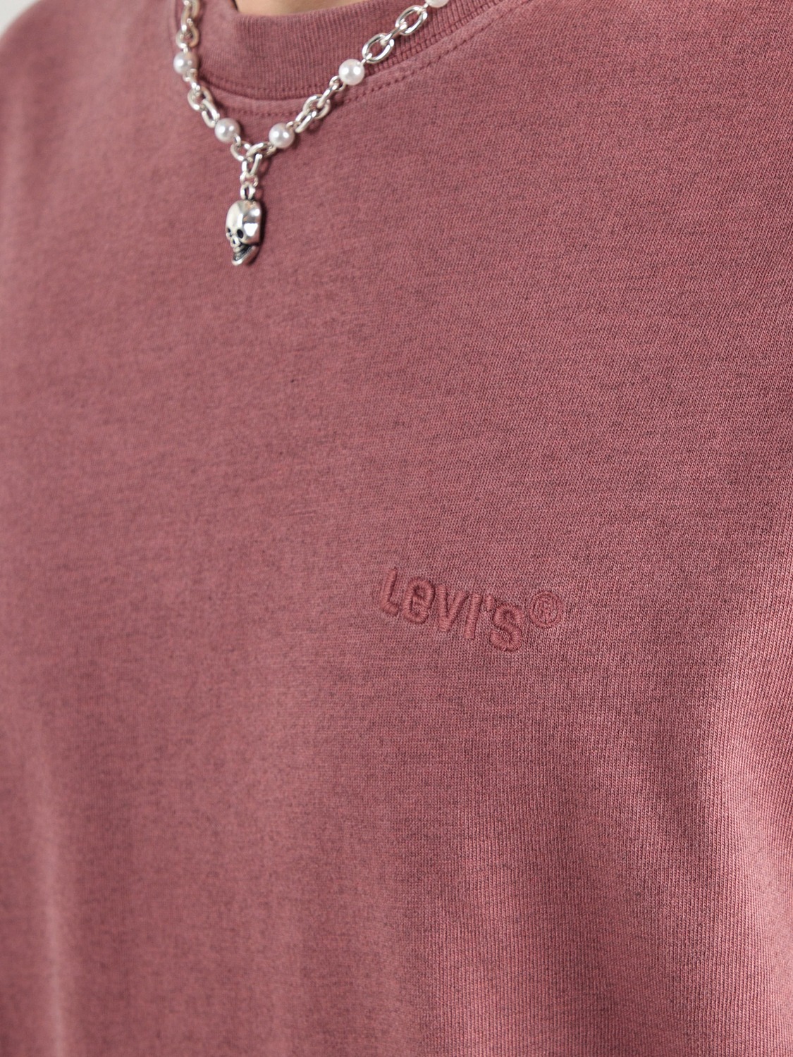 LEVI'S  Футболка в темно-розовом цвете — фото 2