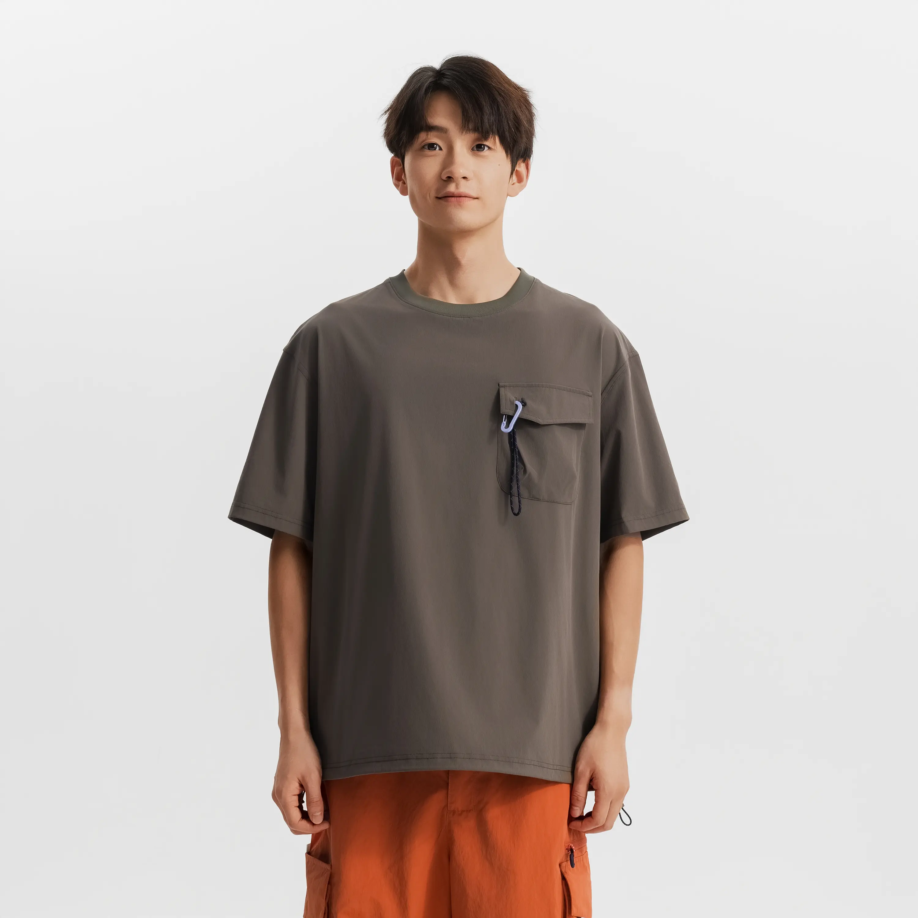 

Мужская футболка Decathlon SPORTSWEAR с тканевыми карманами