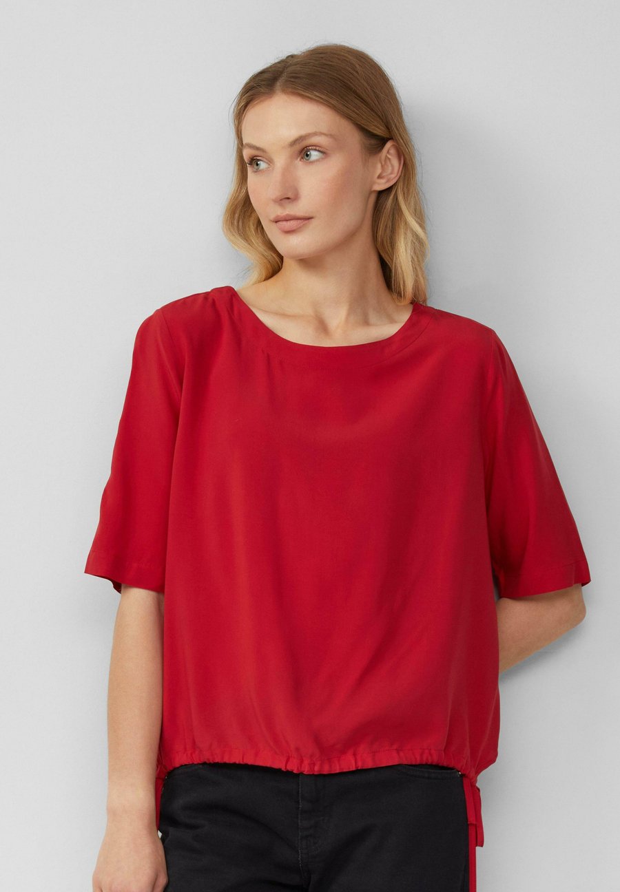 

Блуза s.Oliver GEMUSTERTES IM O-SHAPE MIT TUNNELZUG AM SAUM, Mohnrot/Red