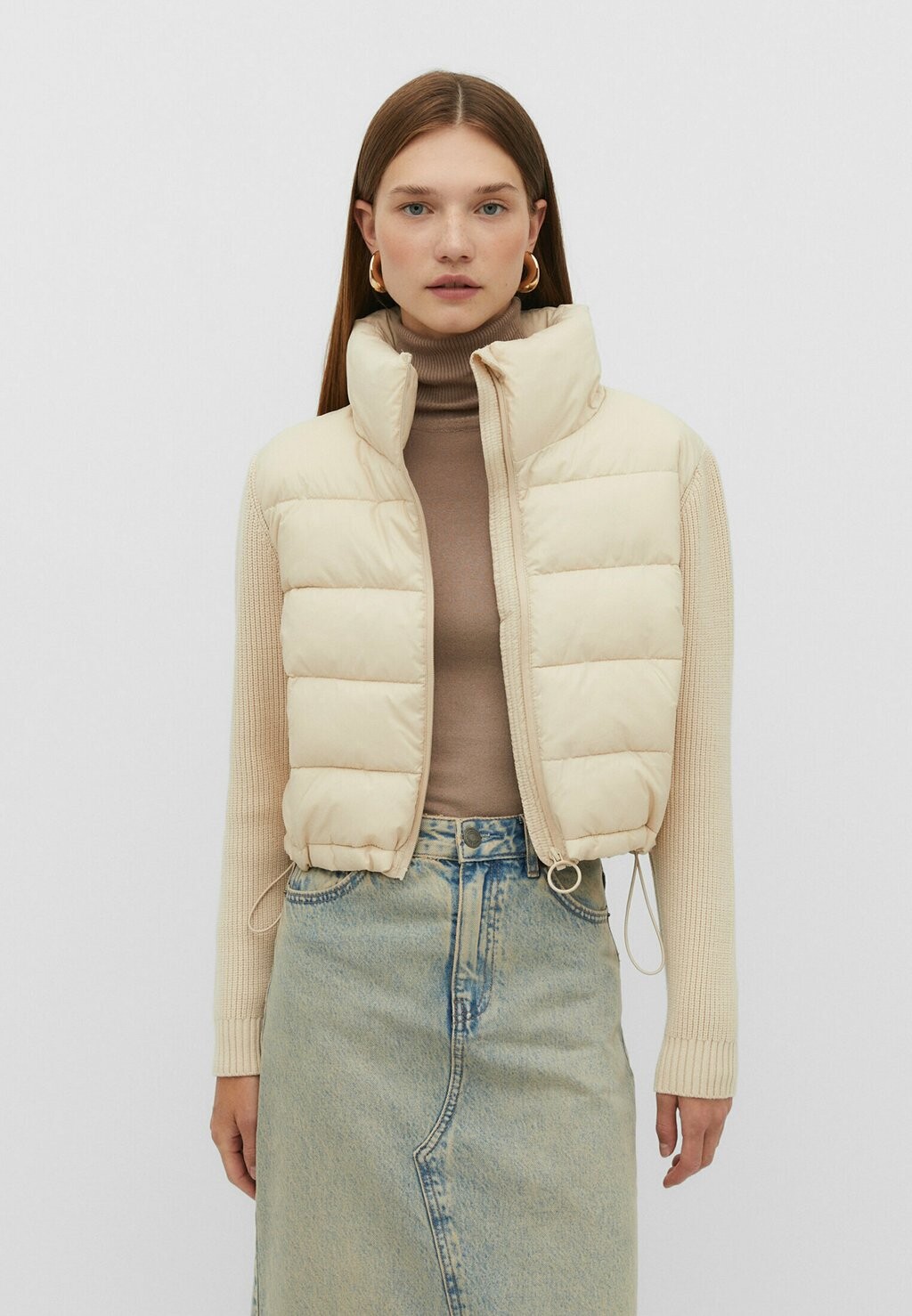 

Зимняя куртка Puffer With Chunky Sleeves Stradivarius, бежевый