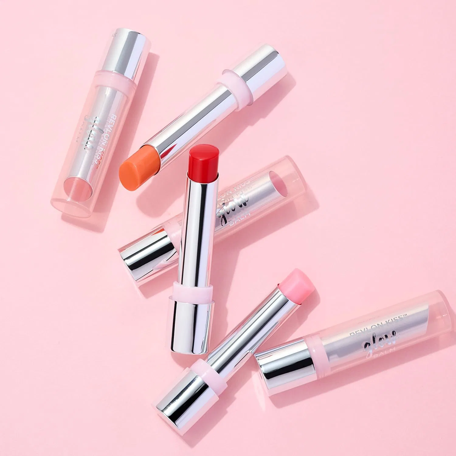Бальзам для губ Revlon Kiss Glow Balm 002 Peony Glow: нежно-персиковый 2.8 г — фото 3