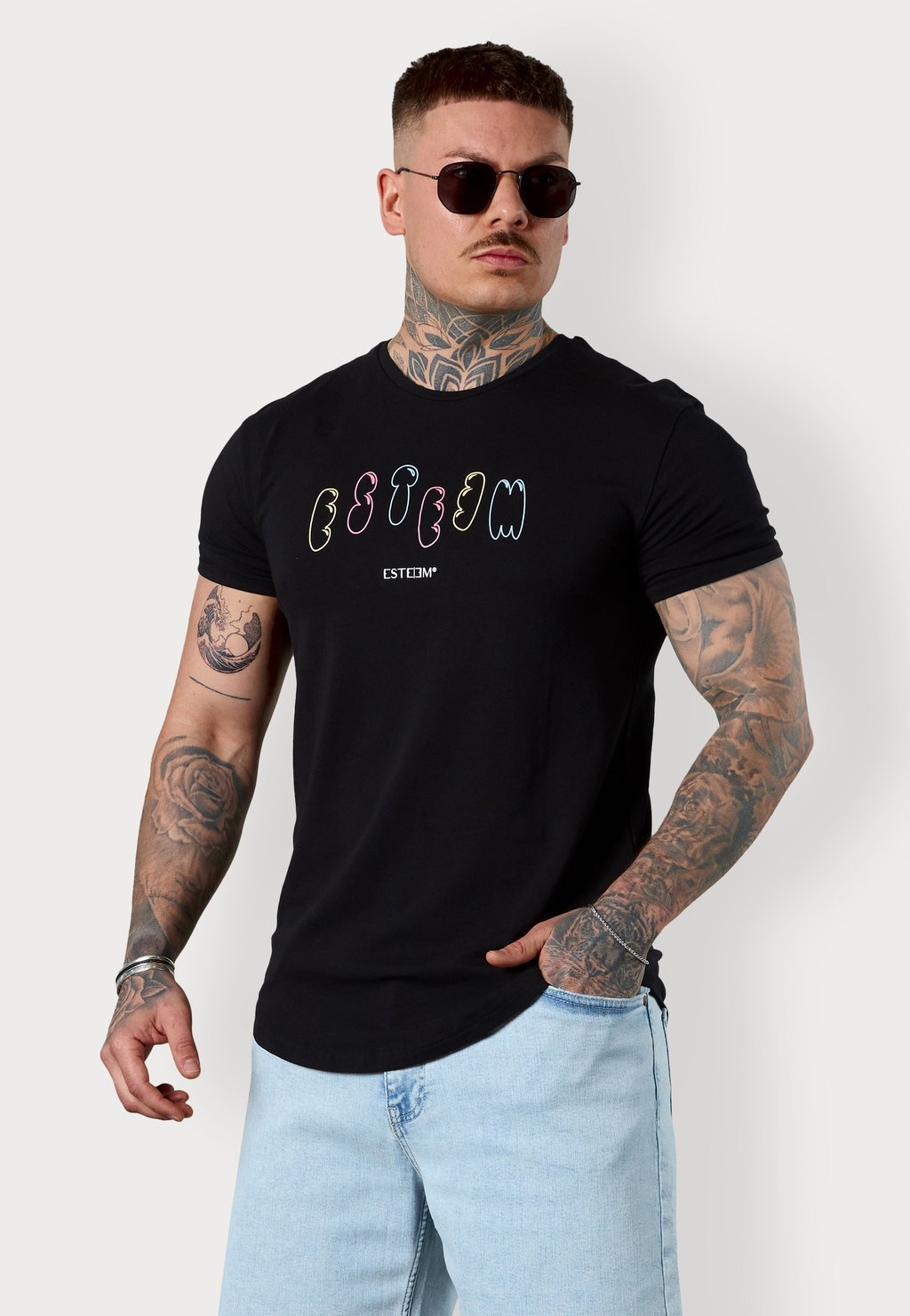 

Футболка с принтом COLORED BLOWN-UP ESTEEM, черный