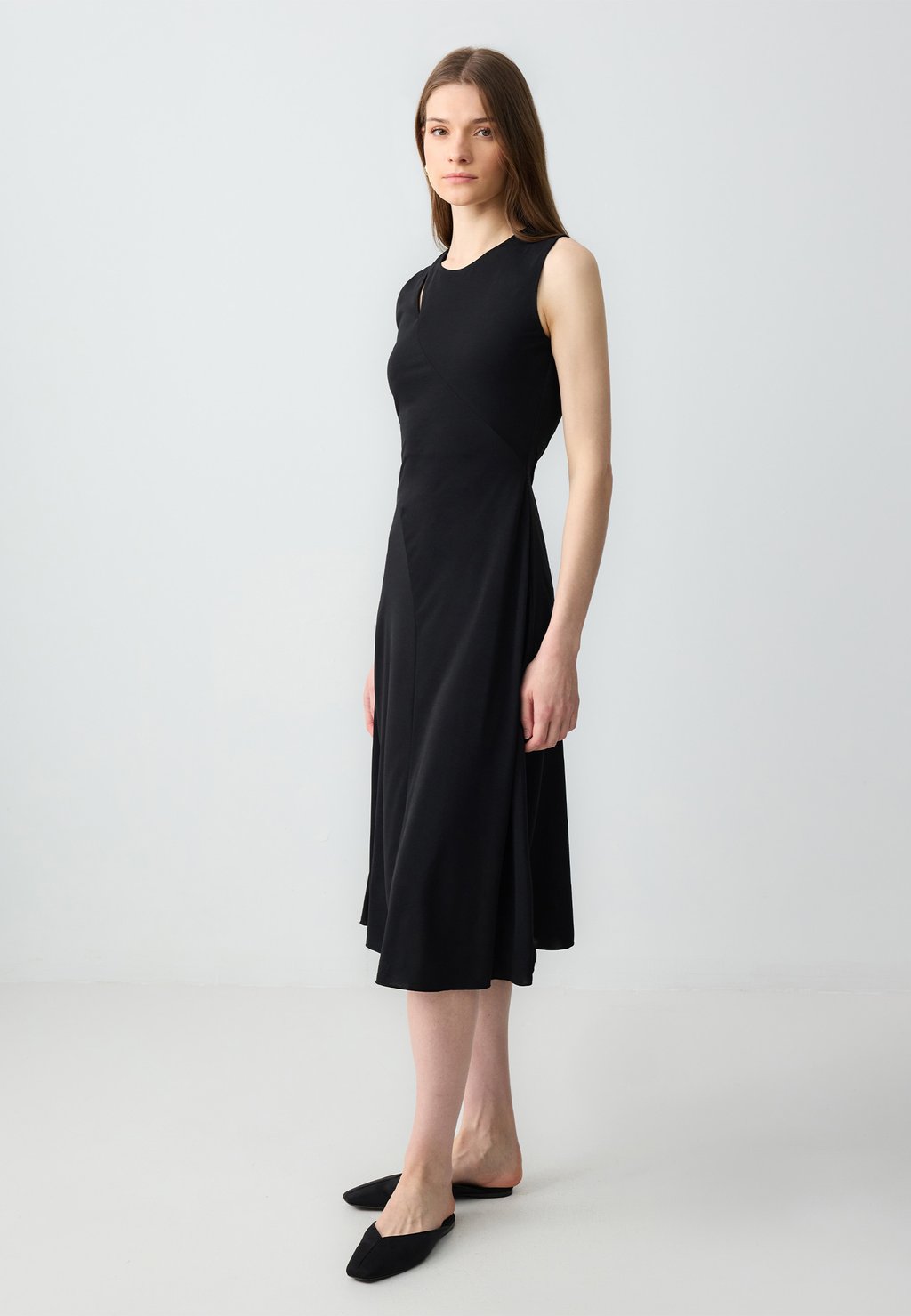 

Повседневное платье SLIM FIT CREW NECK Jimmy Key, черный