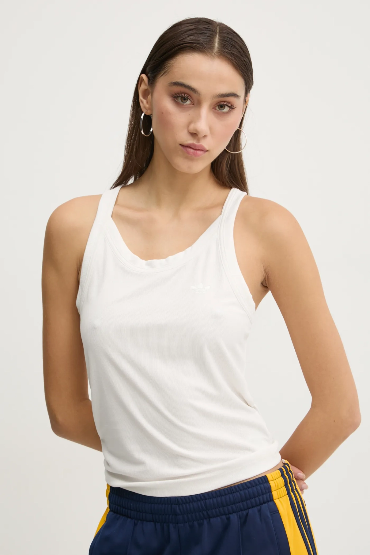 

Топ Essential adidas Originals, бежевый