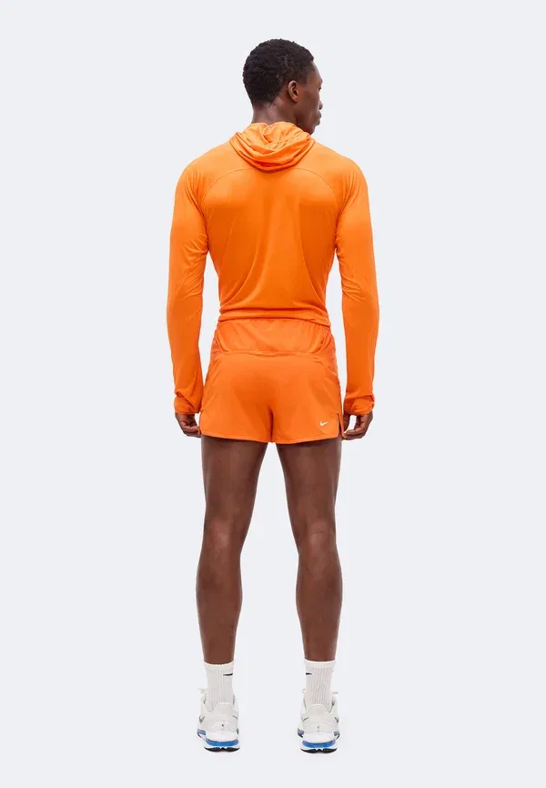 Шорты спортивные короткие Nike Acg, оранжевый защитный/белый вершинный — фото 3