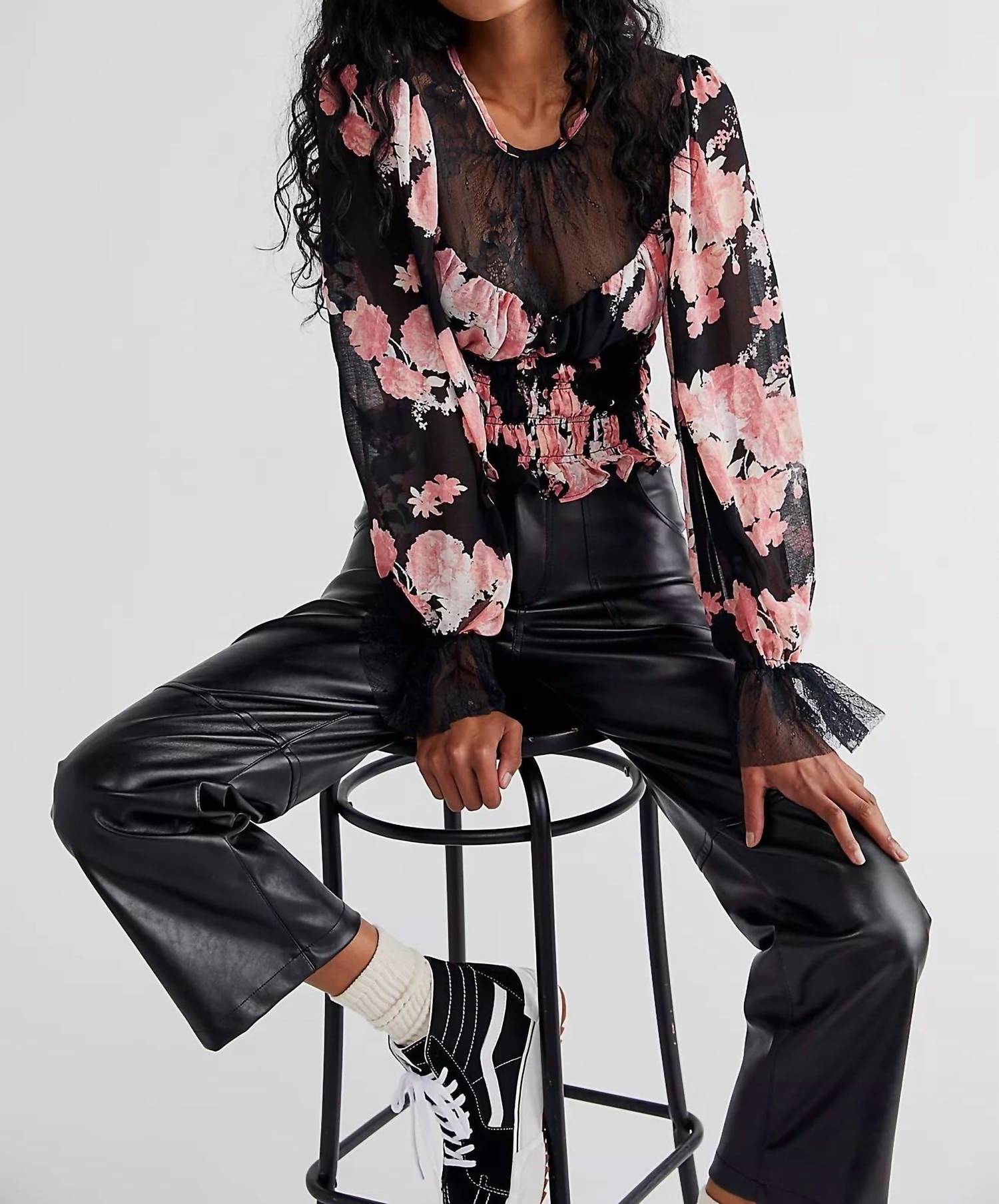 

Блузка Daphne в полуночном комбо Free People, цвет midnight combo