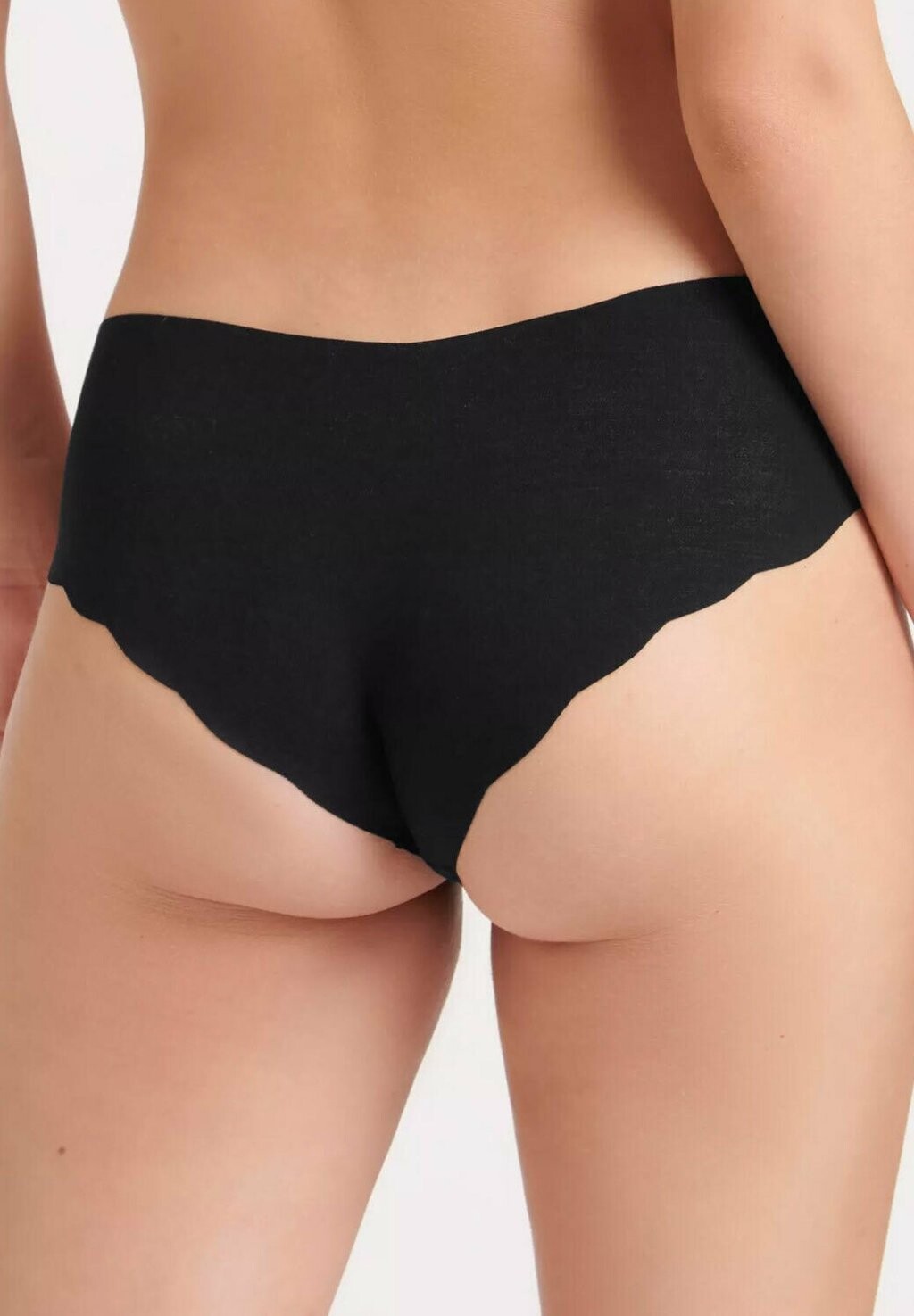 

Трусы 4 PACK HIPSTER SOFT LEICHT UNSICHTBAR SAUMLOS Sloggi, черный