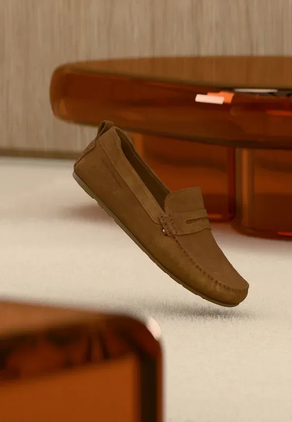 Туфли-мокасины Tommy Hilfiger Suede cleat driver shoes, кокосовая роща