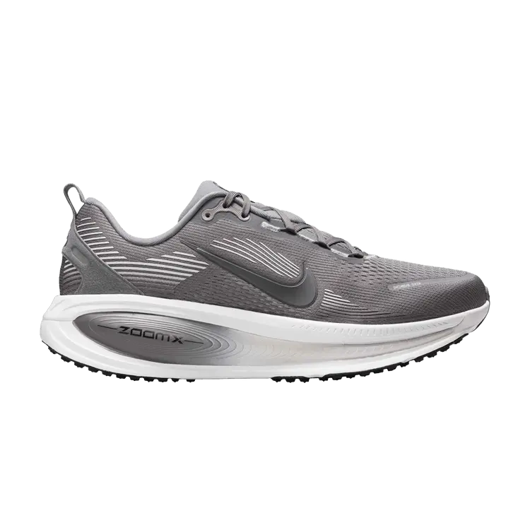 

Кроссовки Nike Vomero 18 TB 'Gunmetal', серый